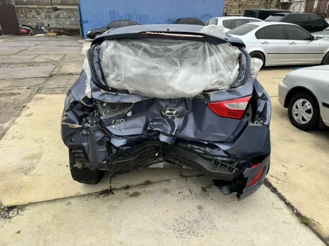 Синій Хендай i30, об'ємом двигуна 1.4 л та пробігом 90 тис. км за 3500 $, фото 4 на Automoto.ua