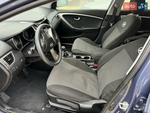 Синий Хендай i30, объемом двигателя 1.4 л и пробегом 91 тыс. км за 3499 $, фото 7 на Automoto.ua