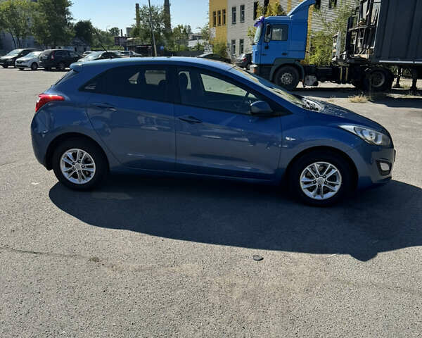 Синій Хендай i30, об'ємом двигуна 1.59 л та пробігом 154 тис. км за 12500 $, фото 3 на Automoto.ua