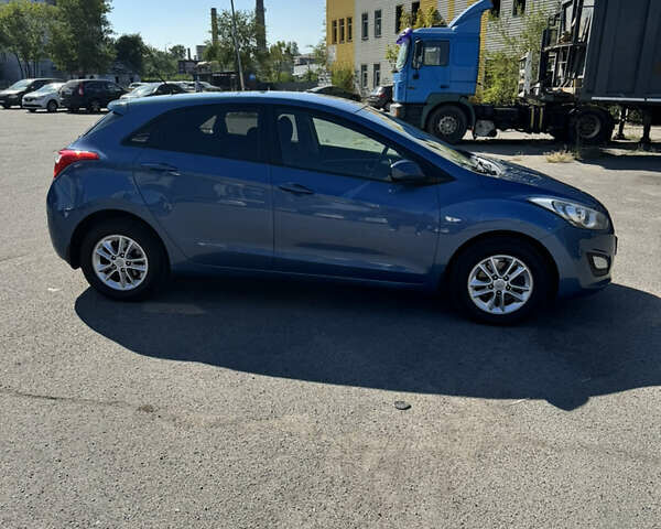 Синій Хендай i30, об'ємом двигуна 1.59 л та пробігом 154 тис. км за 12500 $, фото 4 на Automoto.ua
