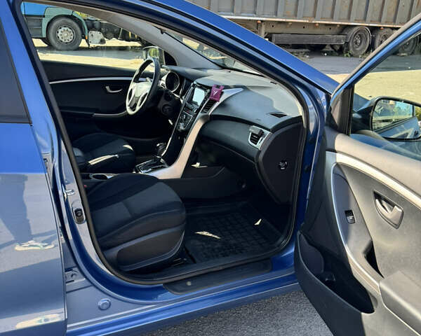Синій Хендай i30, об'ємом двигуна 1.59 л та пробігом 154 тис. км за 12500 $, фото 12 на Automoto.ua