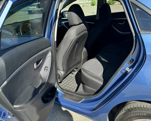 Синій Хендай i30, об'ємом двигуна 1.59 л та пробігом 154 тис. км за 12500 $, фото 10 на Automoto.ua