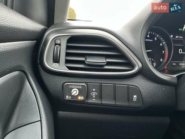 Хендай i30 2017 в Киеве на Automoto.ua Синий Хендай i30, объемом двигателя 1.59 л и пробегом 183 тыс. км за 14300 $, фото 15 на Automoto.ua