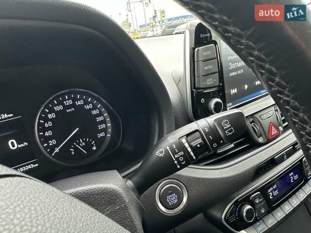 Хендай i30 2017 в Киеве на Automoto.ua Синий Хендай i30, объемом двигателя 1.59 л и пробегом 183 тыс. км за 14300 $, фото 21 на Automoto.ua