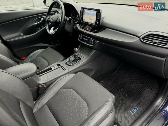 Синий Хендай i30, объемом двигателя 1.35 л и пробегом 21 тыс. км за 16500 $, фото 29 на Automoto.ua
