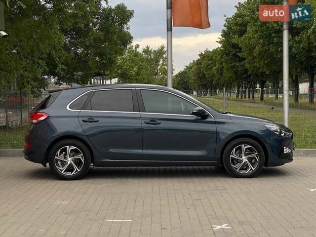 Синий Хендай i30, объемом двигателя 1.5 л и пробегом 5 тыс. км за 18000 $, фото 2 на Automoto.ua