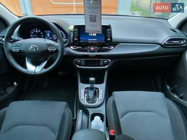 Синий Хендай i30, объемом двигателя 1.5 л и пробегом 5 тыс. км за 18000 $, фото 10 на Automoto.ua