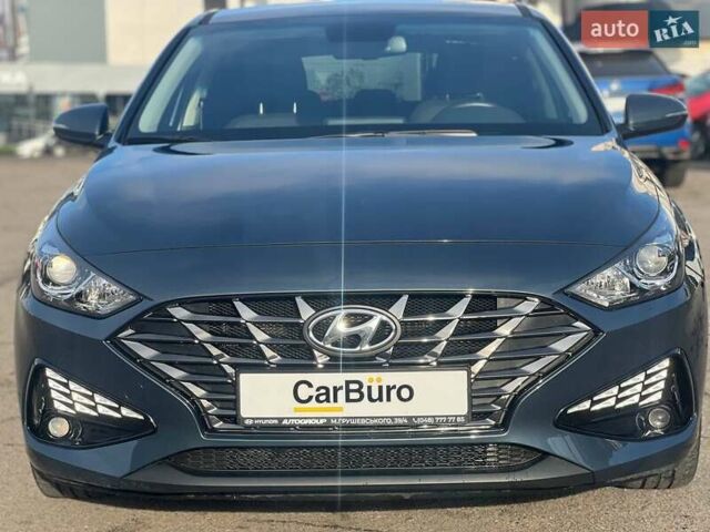 Синий Хендай i30, объемом двигателя 1.5 л и пробегом 27 тыс. км за 19200 $, фото 3 на Automoto.ua