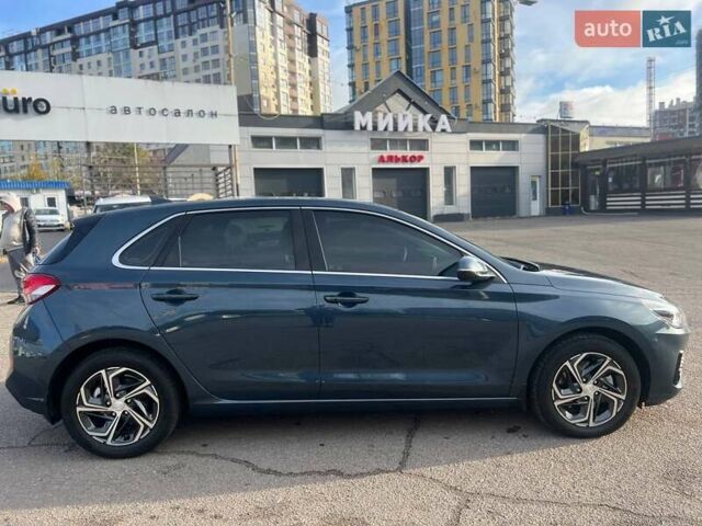 Синий Хендай i30, объемом двигателя 1.5 л и пробегом 27 тыс. км за 19200 $, фото 12 на Automoto.ua