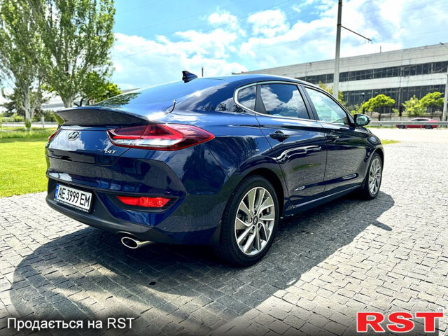 Синий Хендай i30, объемом двигателя 1.4 л и пробегом 22 тыс. км за 16999 $, фото 2 на Automoto.ua
