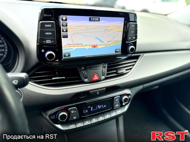 Синий Хендай i30, объемом двигателя 1.4 л и пробегом 22 тыс. км за 16999 $, фото 9 на Automoto.ua