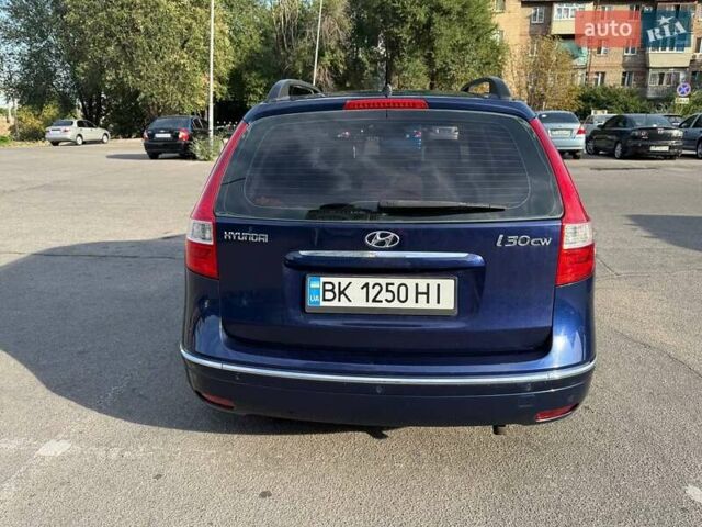 Синий Хендай i30, объемом двигателя 1.59 л и пробегом 253 тыс. км за 6100 $, фото 5 на Automoto.ua