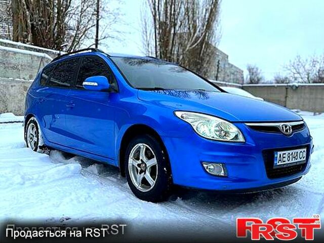 Синий Хендай i30, объемом двигателя 2 л и пробегом 260 тыс. км за 7000 $, фото 7 на Automoto.ua