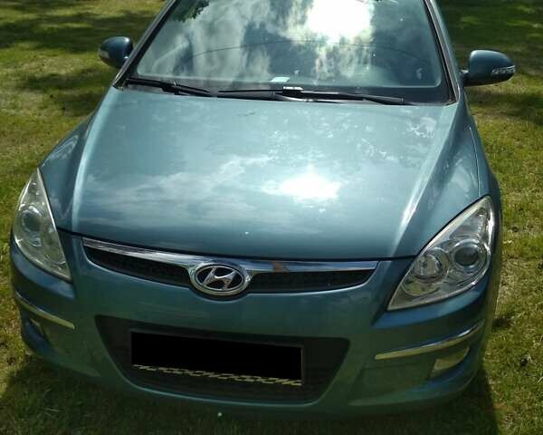 Синий Хендай i30, объемом двигателя 1.58 л и пробегом 208 тыс. км за 5810 $, фото 6 на Automoto.ua