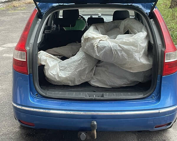 Синий Хендай i30, объемом двигателя 1.58 л и пробегом 283 тыс. км за 5300 $, фото 5 на Automoto.ua