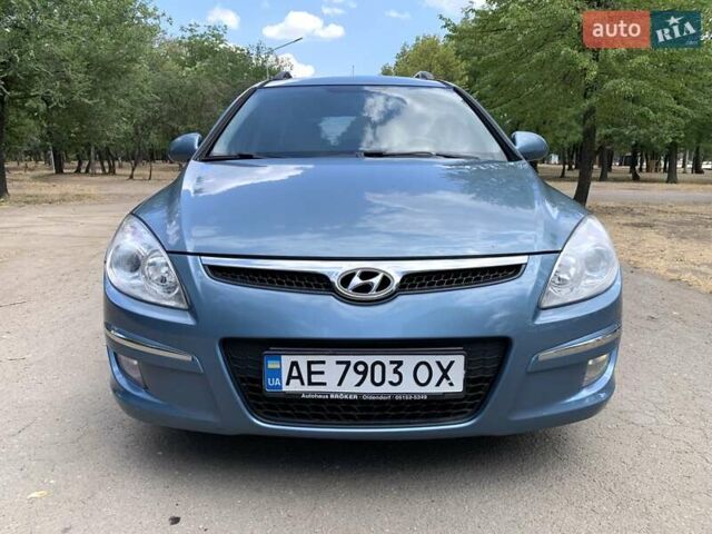 Синий Хендай i30, объемом двигателя 1.59 л и пробегом 230 тыс. км за 5800 $, фото 2 на Automoto.ua