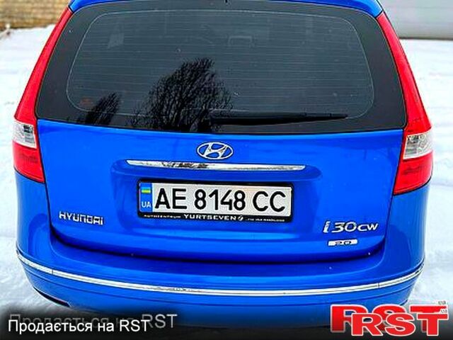 Синий Хендай i30, объемом двигателя 2 л и пробегом 260 тыс. км за 7000 $, фото 3 на Automoto.ua