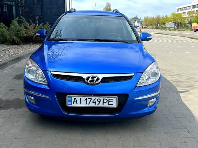 Синій Хендай i30, об'ємом двигуна 2 л та пробігом 178 тис. км за 7300 $, фото 1 на Automoto.ua