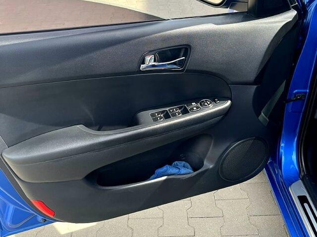 Синій Хендай i30, об'ємом двигуна 2 л та пробігом 178 тис. км за 7300 $, фото 6 на Automoto.ua