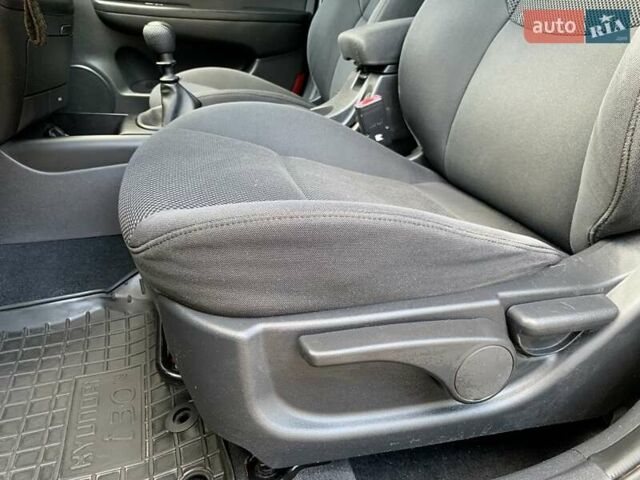 Синий Хендай i30, объемом двигателя 1.59 л и пробегом 230 тыс. км за 5800 $, фото 21 на Automoto.ua