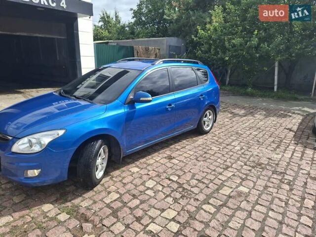 Синий Хендай i30, объемом двигателя 2 л и пробегом 270 тыс. км за 6600 $, фото 2 на Automoto.ua
