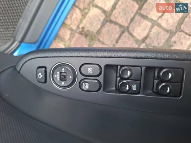 Синий Хендай i30, объемом двигателя 2 л и пробегом 270 тыс. км за 6600 $, фото 7 на Automoto.ua