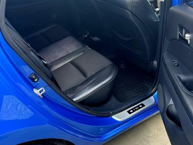 Синій Хендай i30, об'ємом двигуна 2 л та пробігом 178 тис. км за 7300 $, фото 12 на Automoto.ua