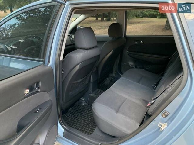 Синий Хендай i30, объемом двигателя 1.59 л и пробегом 230 тыс. км за 5800 $, фото 35 на Automoto.ua