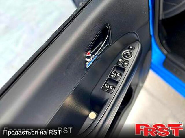 Синий Хендай i30, объемом двигателя 2 л и пробегом 260 тыс. км за 7000 $, фото 6 на Automoto.ua