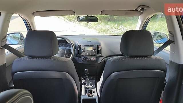 Синий Хендай i30, объемом двигателя 1.58 л и пробегом 251 тыс. км за 5400 $, фото 12 на Automoto.ua