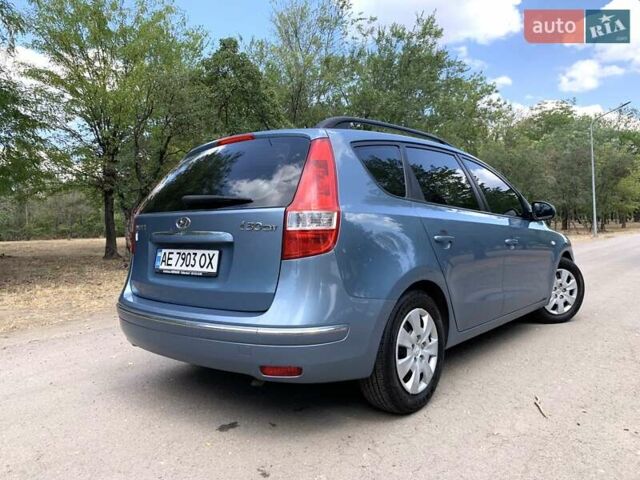 Синий Хендай i30, объемом двигателя 1.59 л и пробегом 230 тыс. км за 5800 $, фото 10 на Automoto.ua