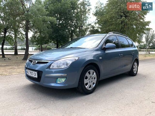 Синий Хендай i30, объемом двигателя 1.59 л и пробегом 230 тыс. км за 5800 $, фото 1 на Automoto.ua