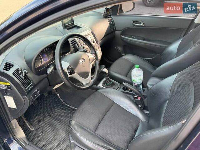 Синий Хендай i30, объемом двигателя 1.59 л и пробегом 253 тыс. км за 6100 $, фото 11 на Automoto.ua