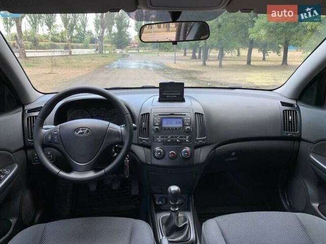 Синий Хендай i30, объемом двигателя 1.59 л и пробегом 230 тыс. км за 5800 $, фото 32 на Automoto.ua
