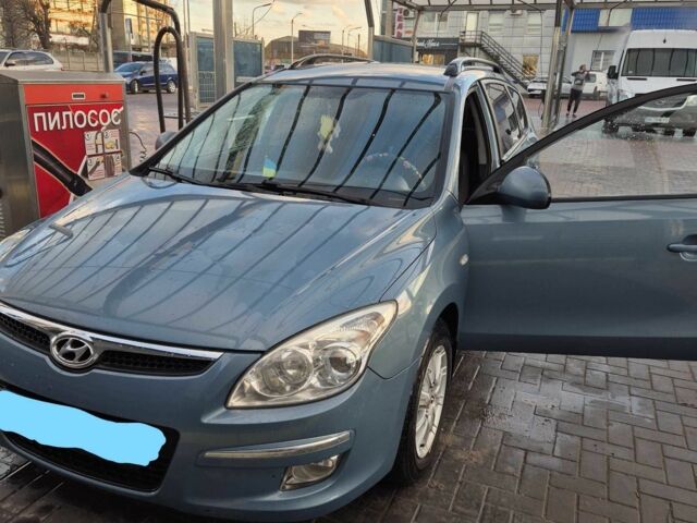 Синий Хендай i30, объемом двигателя 1.6 л и пробегом 295 тыс. км за 6200 $, фото 1 на Automoto.ua