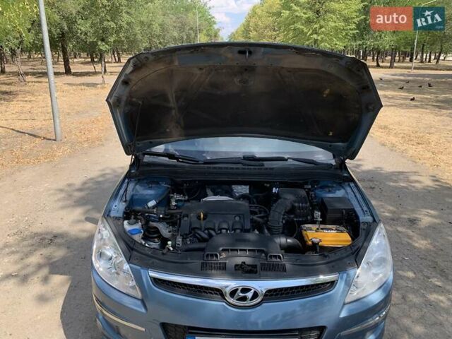 Синий Хендай i30, объемом двигателя 1.59 л и пробегом 230 тыс. км за 5800 $, фото 38 на Automoto.ua