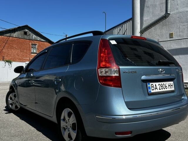 Синій Хендай i30, об'ємом двигуна 1.4 л та пробігом 230 тис. км за 6200 $, фото 4 на Automoto.ua