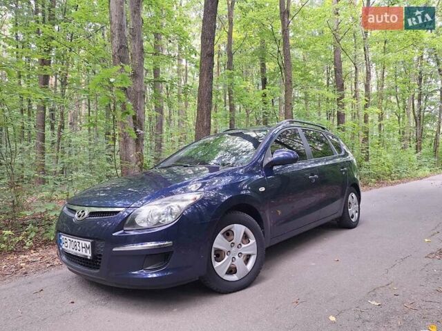 Синий Хендай i30, объемом двигателя 1.4 л и пробегом 196 тыс. км за 5000 $, фото 1 на Automoto.ua