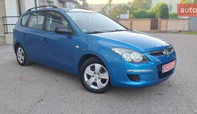 Синій Хендай i30, об'ємом двигуна 1.6 л та пробігом 220 тис. км за 6500 $, фото 9 на Automoto.ua