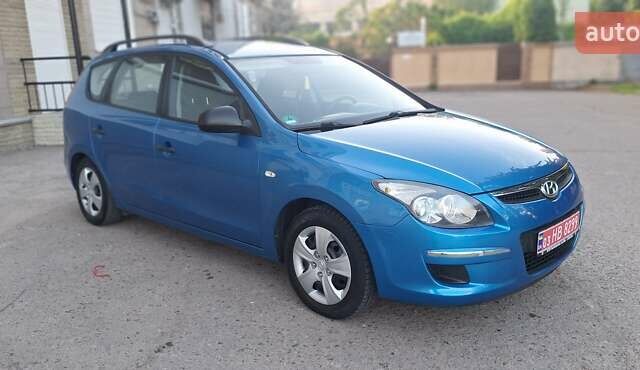 Синій Хендай i30, об'ємом двигуна 1.6 л та пробігом 220 тис. км за 6500 $, фото 1 на Automoto.ua