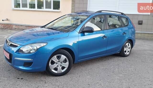 Синий Хендай i30, объемом двигателя 1.6 л и пробегом 220 тыс. км за 5900 $, фото 10 на Automoto.ua