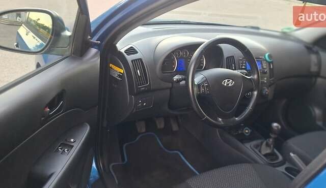 Синій Хендай i30, об'ємом двигуна 1.6 л та пробігом 220 тис. км за 5900 $, фото 15 на Automoto.ua