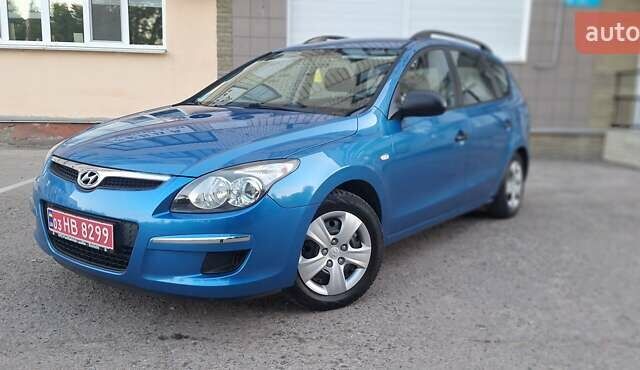 Синій Хендай i30, об'ємом двигуна 1.6 л та пробігом 220 тис. км за 6500 $, фото 30 на Automoto.ua