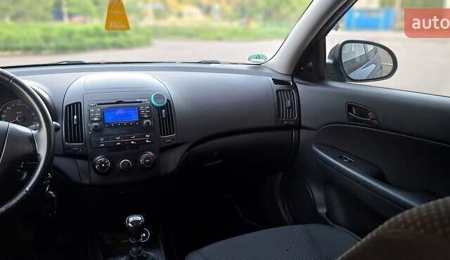 Синій Хендай i30, об'ємом двигуна 1.6 л та пробігом 220 тис. км за 5900 $, фото 16 на Automoto.ua