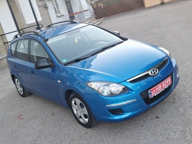 Синий Хендай i30, объемом двигателя 1.6 л и пробегом 220 тыс. км за 5950 $, фото 7 на Automoto.ua