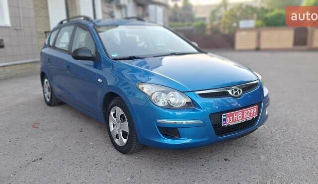 Синий Хендай i30, объемом двигателя 1.6 л и пробегом 220 тыс. км за 5900 $, фото 4 на Automoto.ua
