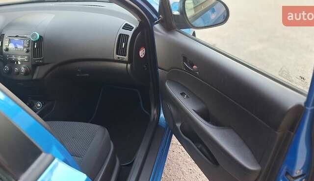 Синій Хендай i30, об'ємом двигуна 1.6 л та пробігом 220 тис. км за 6500 $, фото 16 на Automoto.ua