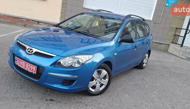 Синий Хендай i30, объемом двигателя 1.6 л и пробегом 220 тыс. км за 5900 $, фото 26 на Automoto.ua