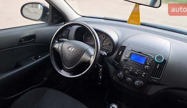 Синій Хендай i30, об'ємом двигуна 1.6 л та пробігом 220 тис. км за 5900 $, фото 20 на Automoto.ua