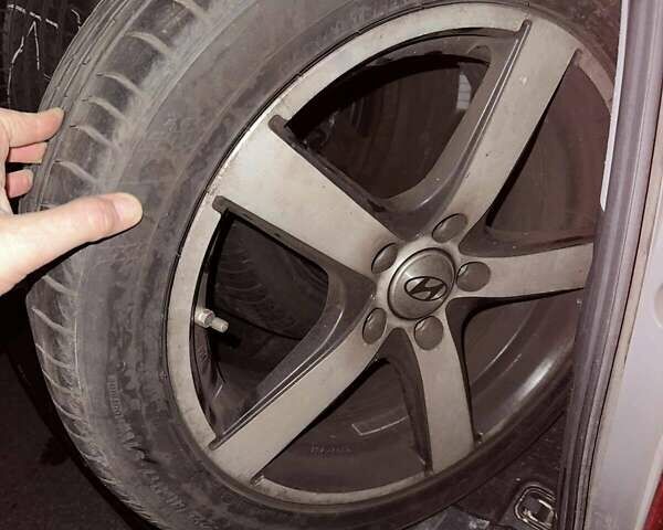 Синий Хендай i30, объемом двигателя 1.6 л и пробегом 116 тыс. км за 7500 $, фото 12 на Automoto.ua